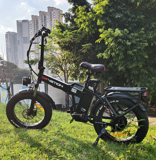 Foldable design, manageable weight, removable battery