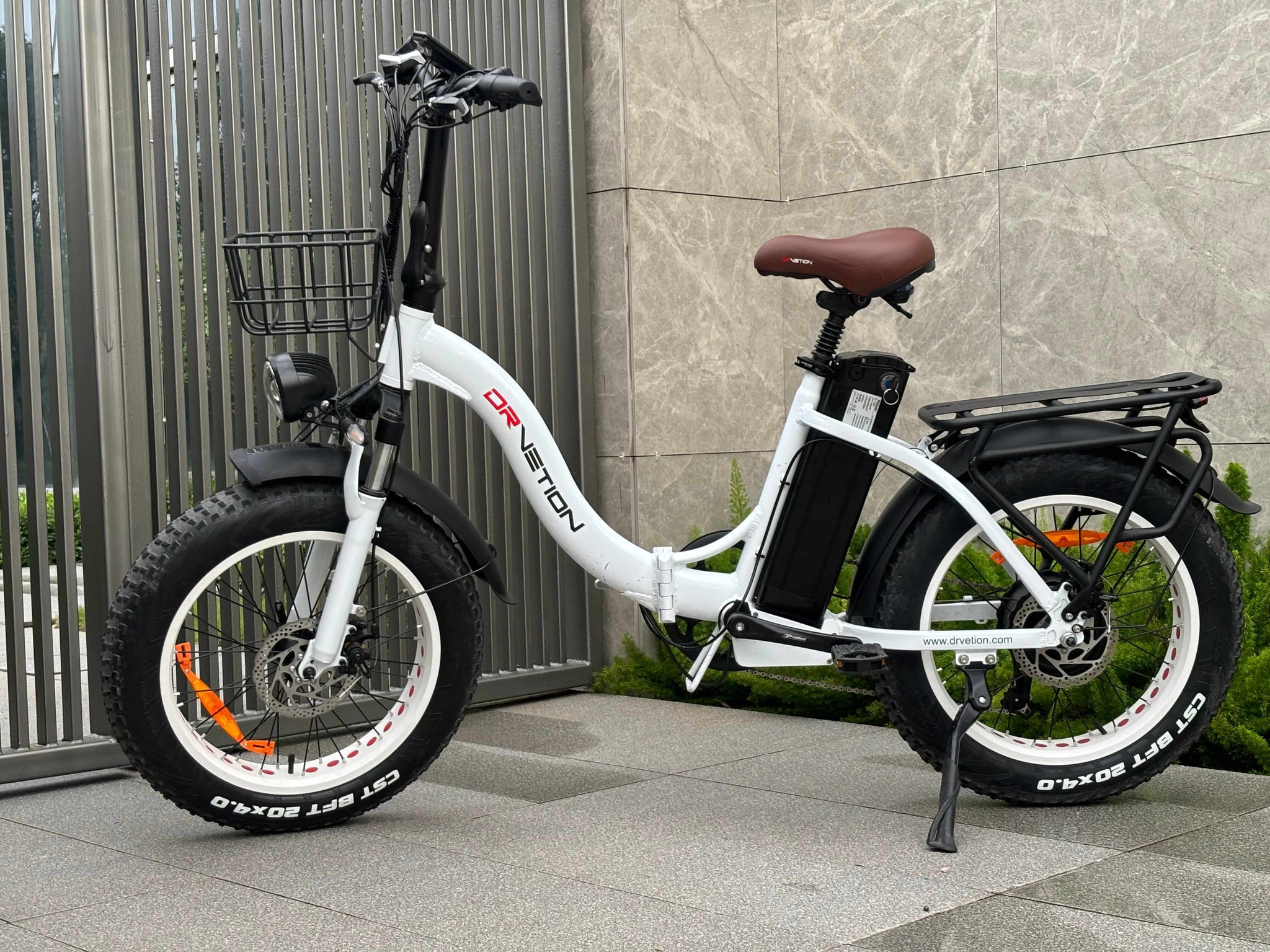 Drvetion_CT20_Folding_Ebike-9-location_shoot-5-1