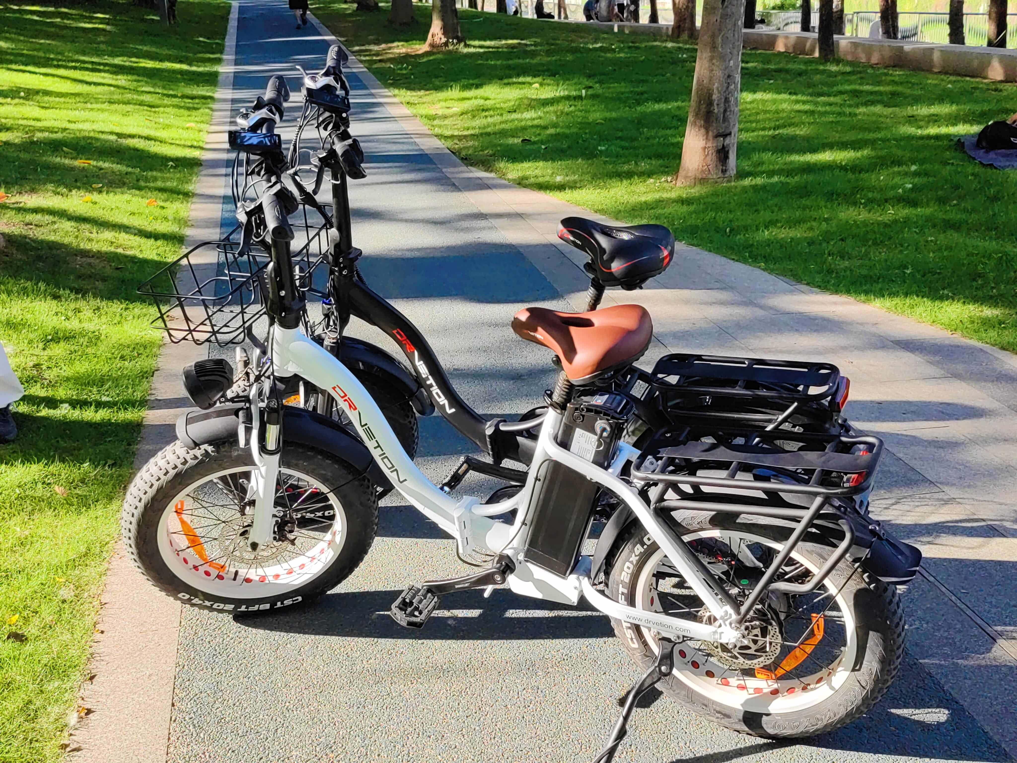 Drvetion_CT20_Folding_Ebike-location_shoot-1